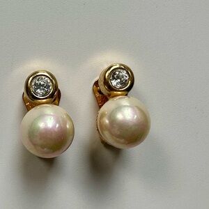 VTG Pearl Clip On Earrings
